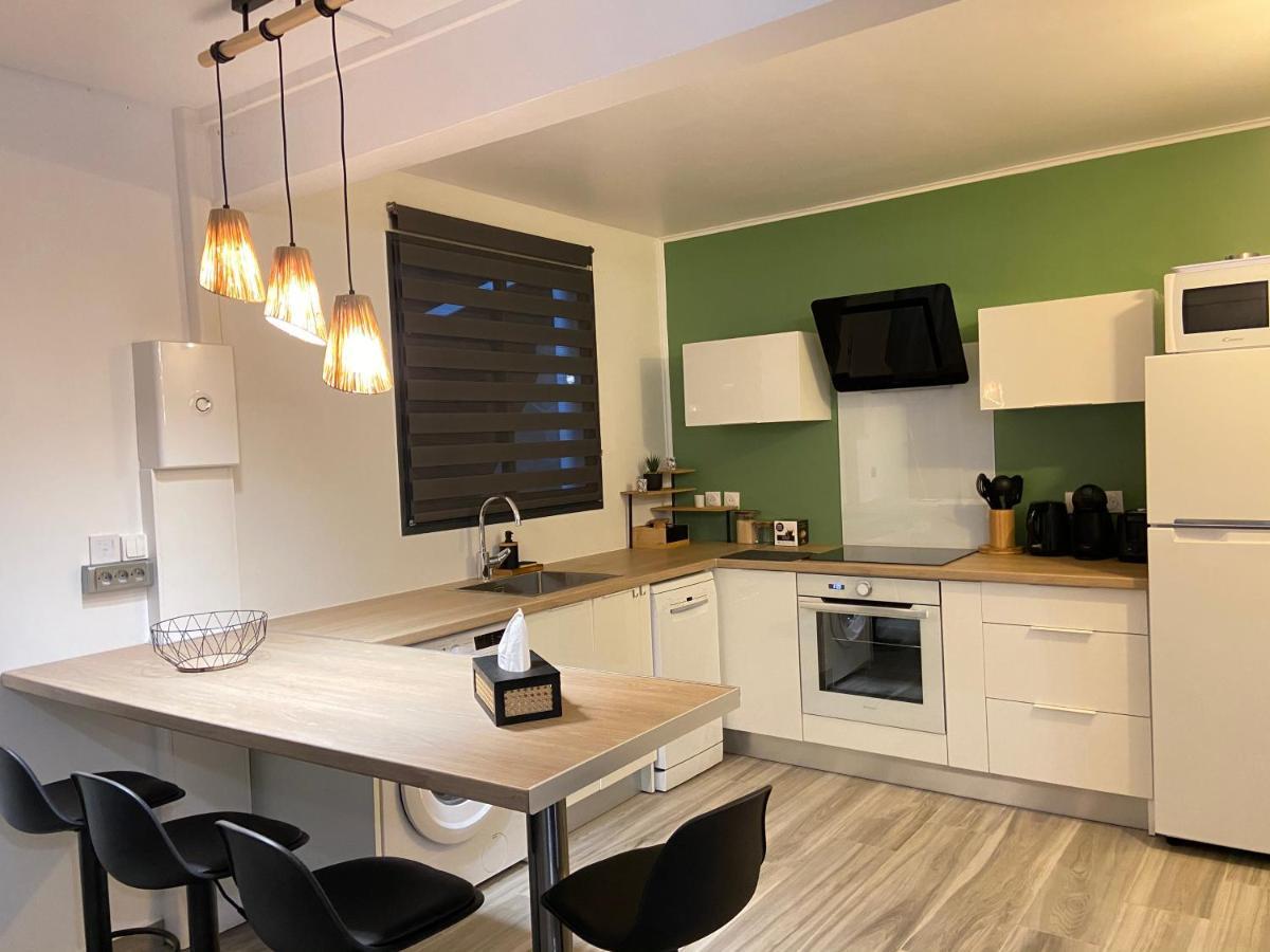 Ti Karet - Charmant Logement Avec Jacuzzi Et Vue Mer Terre-De-Haut Exteriör bild